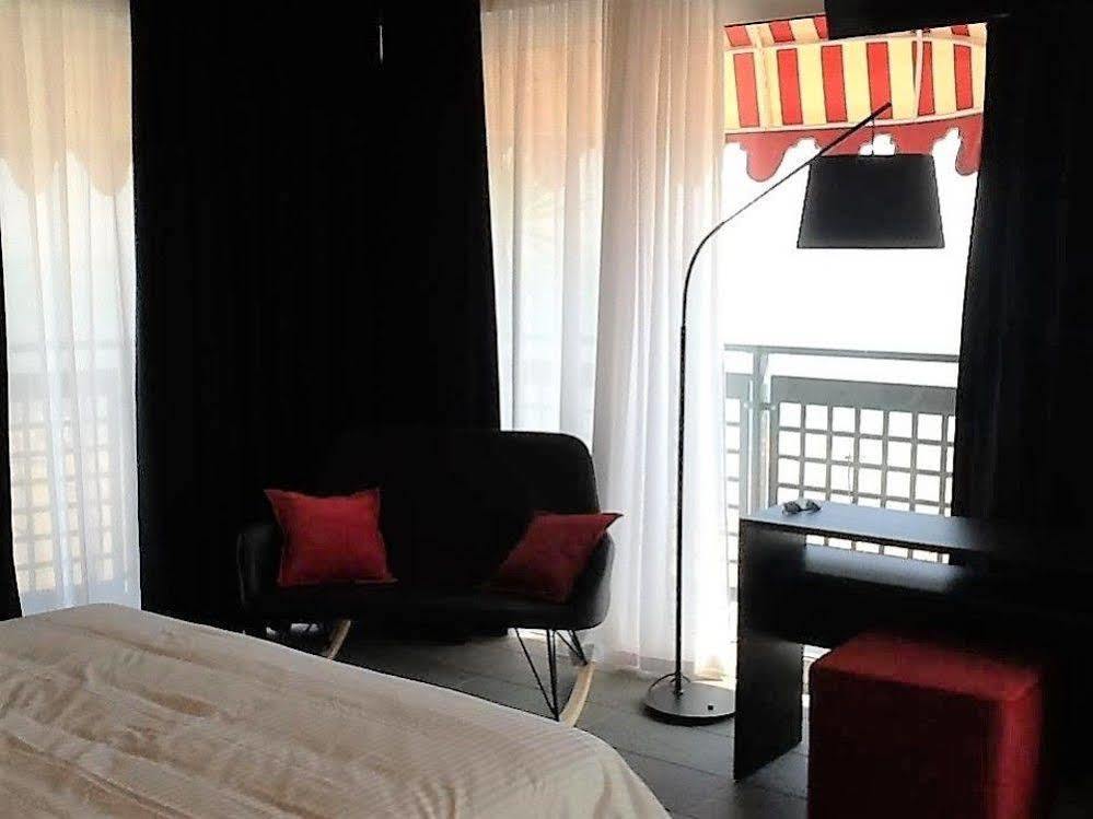 Hotel Manila ลิโดดิเยโซโล ภายนอก รูปภาพ